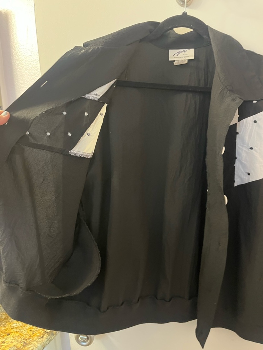 Vintage G.W. Petite Black & White Patterned Button-Front Blouse W/Shoulder pads - Picture 9 of 9